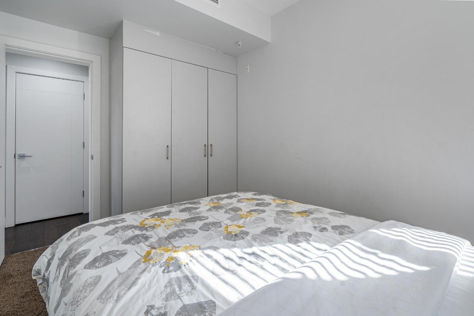 Element On First By Manna Apartment Calgary Ruang foto