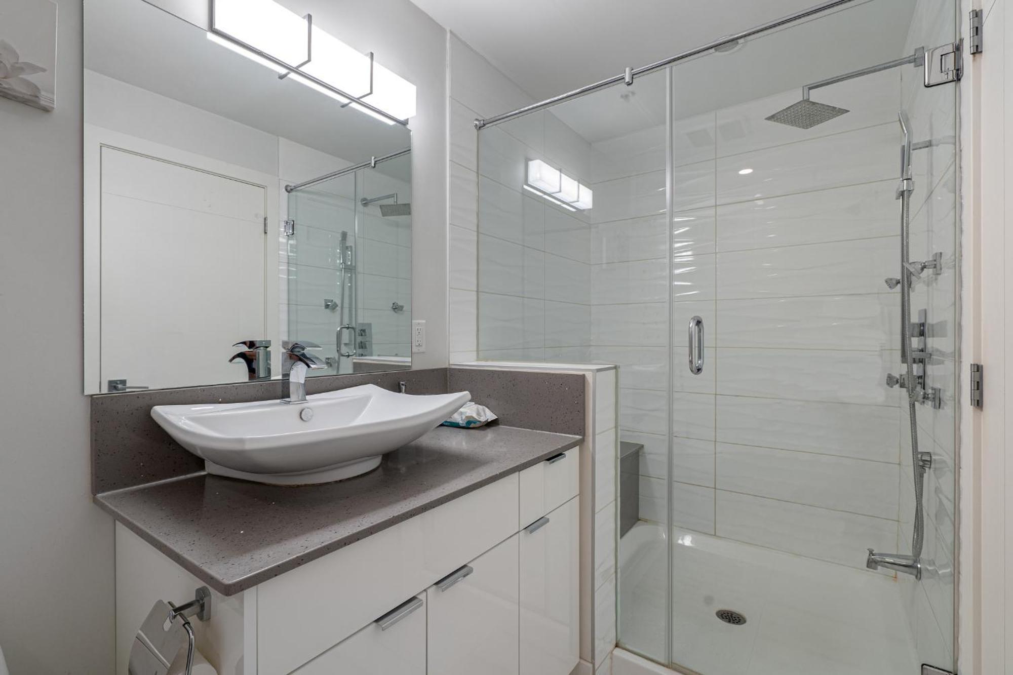 Element On First By Manna Apartment Calgary Ruang foto