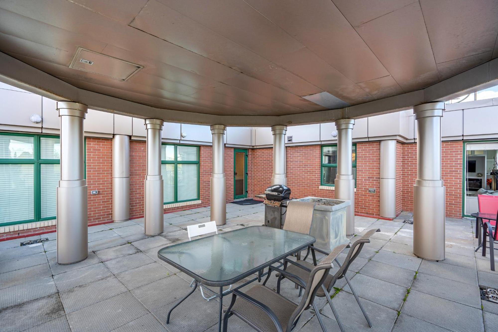 Element On First By Manna Apartment Calgary Ruang foto