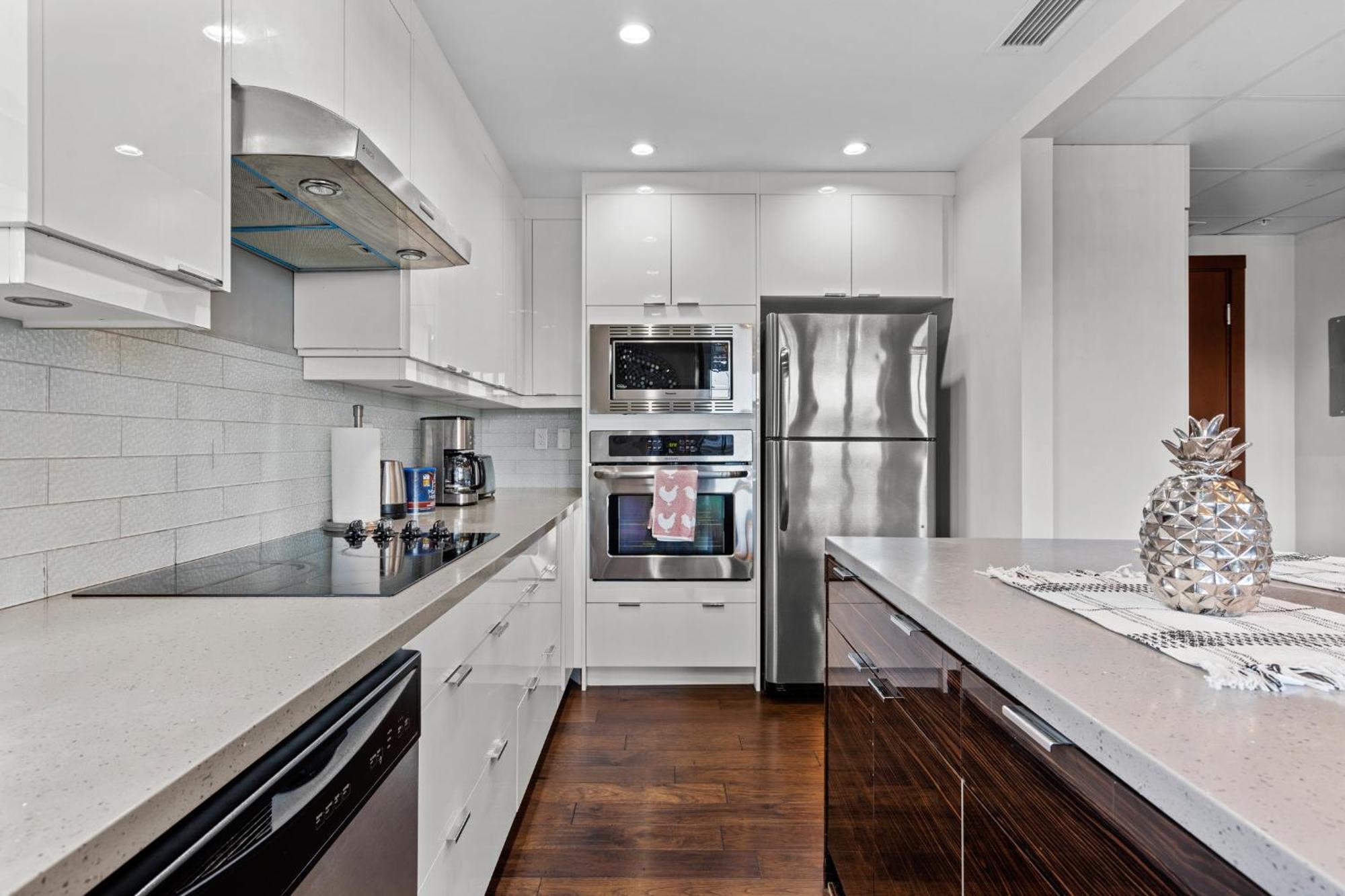 Element On First By Manna Apartment Calgary Ruang foto