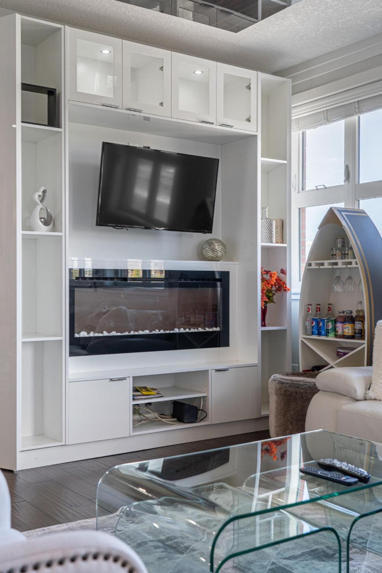 Element On First By Manna Apartment Calgary Ruang foto