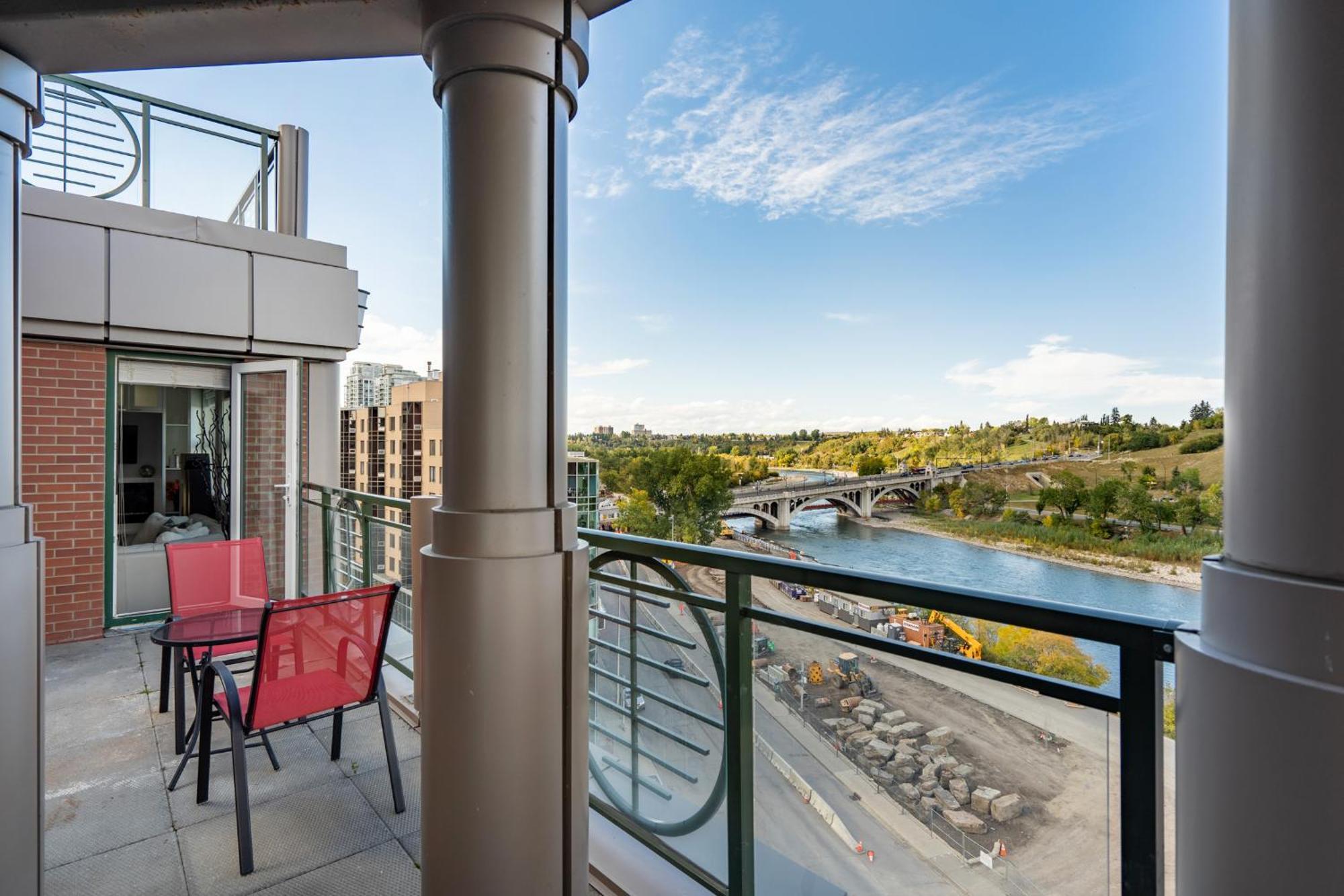 Element On First By Manna Apartment Calgary Ruang foto