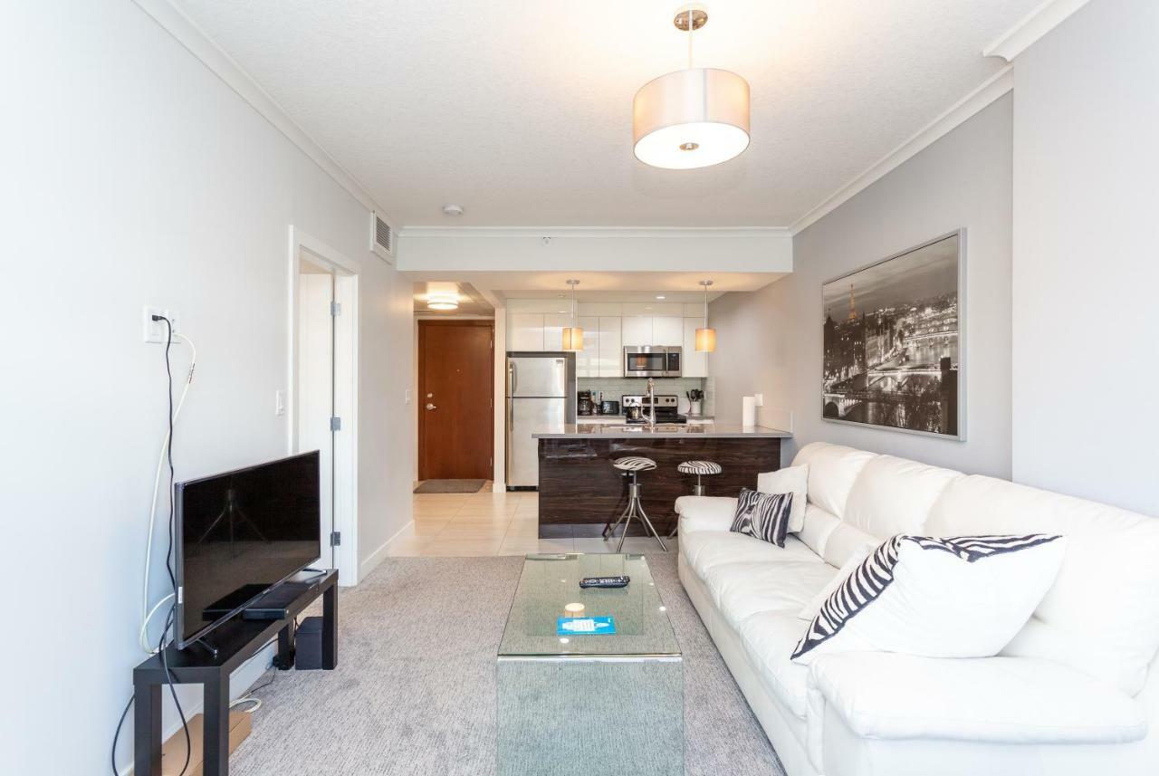 Element On First By Manna Apartment Calgary Ruang foto